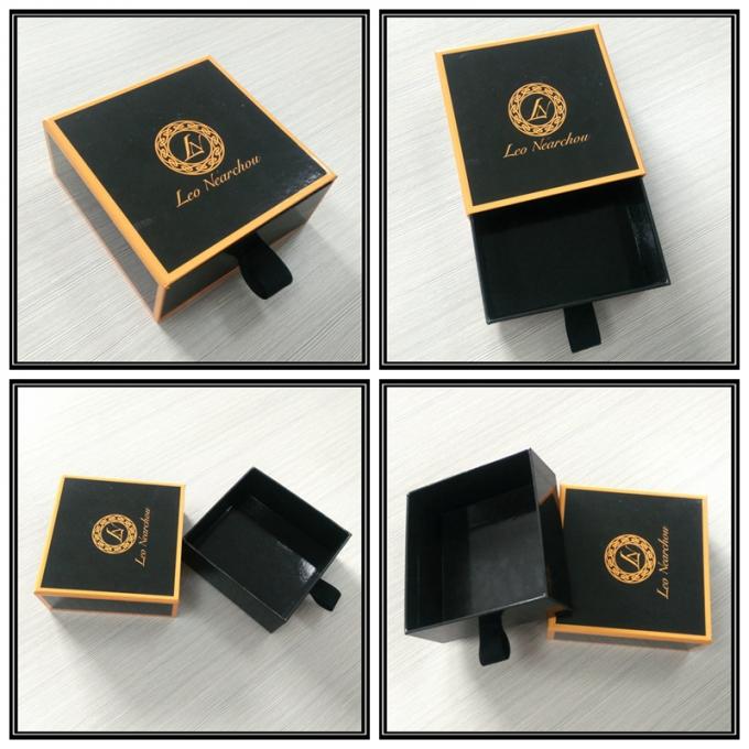 Contenitore di regalo della carta dell'orlo della scatola dei colori di oro con la timbratura calda della laminazione lucida