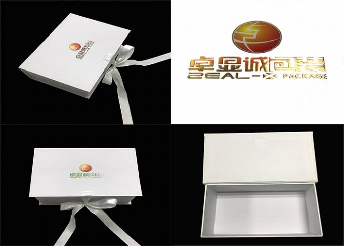 Superficie opaca della laminazione della scatola a forma di libro pieghevole per l'imballaggio dell'anello