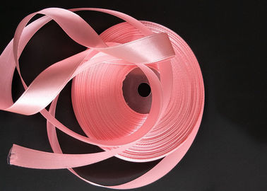Porcellana Materiale riciclabile di superficie regolare di colore del Grosgrain alla rinfusa rosa sottile del nastro fabbrica