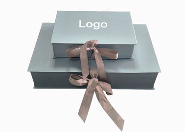 Porcellana Logo impresso metallico del contenitore di regalo di Papercraft di colore per l&#039;imballaggio dei vestiti del bambino fabbrica