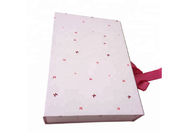 Scatole rosa di spostamento di regalo di colore, contenitori di regalo su ordinazione che imballano per il vestito dalle ragazze fornitore